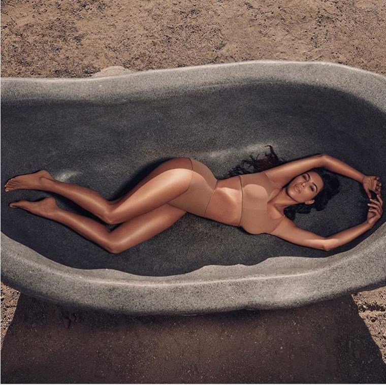 Ким Кардашиян е най-добрата реклама за собствената си линия грим за тяло