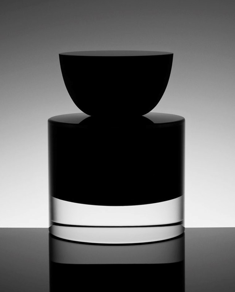 Nars пускат първия си аромат