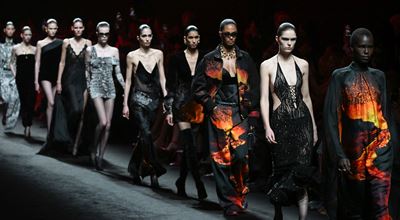 Roberto Cavalli: Eсента на 2025 носи вдъхновението на Помпей